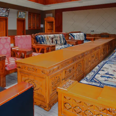 Yulong Grand Hotel (Ganzi Litang)