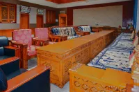 Yulong Grand Hotel (Ganzi Litang)