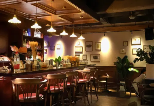 ซอนเดอเรีย โฮสเทล แอนด์ บาร์ - เลซี่โบนส์ โฮสเทล - เฉิงหวงเมี่ยว เมโทร โรงแรมใกล้วัดเหวินซู