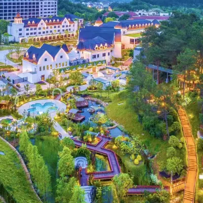 Jingshan Tianmu Hot Spring Hotel Hotels near Jingshan Huitinghu National Water Conservancy Scenic Area