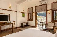 Hotel Suisse Hotels in Kandy
