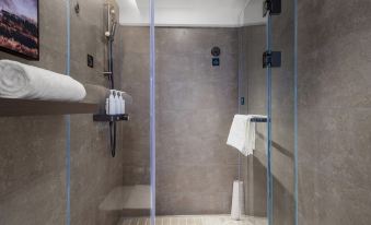 Shihezi Pedestrian Street Xihuan Road Atour Hotel