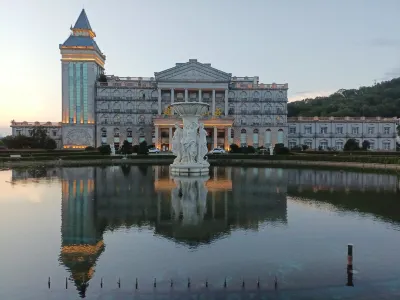 Cihu Villa Hotels in Huangshi