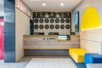 7 Days Hotel（ (Jiayuguan Fangte Tang Dynasty Food Street Branch)