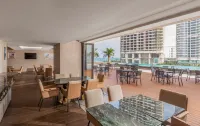 Wyndham Soleil Danang - Free Schedule Airport Shuttle - Aamiainen