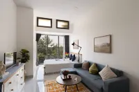 Sun Avenue High-Rise Private Apartments Các khách sạn ở An Phú