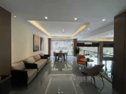 Yunshang Hotel (Huangguoshu Waterfall Scenic Area Branch)