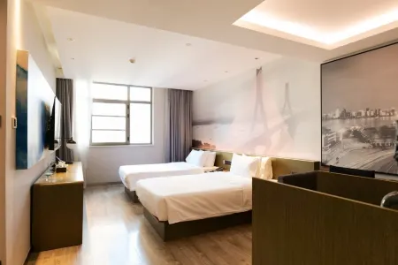 Ibis Hotel (Wuhan Optics Valley Square)