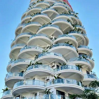 JOY LUCK PINEAPPLE RESORT HOTEL Hotels near Manting Foya Temple