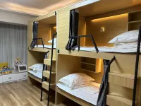Next Stop · Encounter Girls' Youth Hostel (Jinan Railway Station) Hotels near Tianqiao Gymnasium