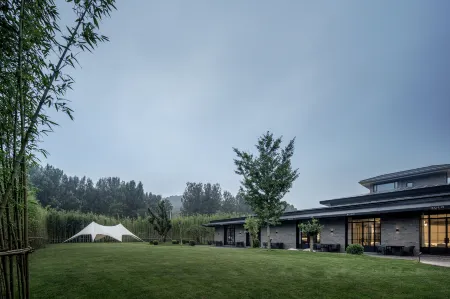 THE BOLO HOTEL Отели рядом с достопримечательностью «University of Chinese Academy of Sciences (North to Hongda Mansion)»