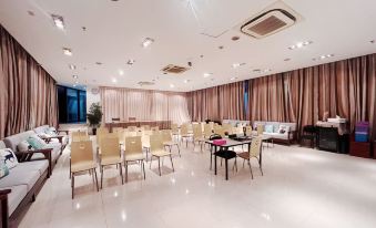 Captain No.5 Youth Hotel (Donghua University Yan'an West Road Subway Station)