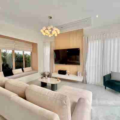 The Botany Pool Villa Rooms