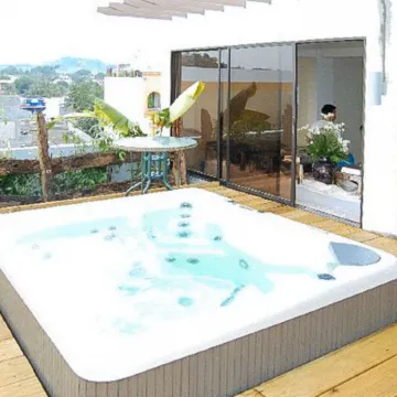 Sky Garden Hotel by RedDoorz