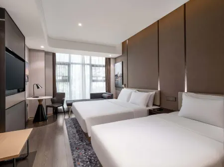 Holiday Inn Express Zhuhai Grand Theater by IHG Отели рядом с достопримечательностью «Zhuhai Branch of Beijing Normal University Dormitory»