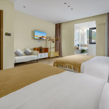 Guling Town First Sees Light Luxury Beauty