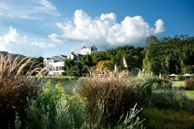 SUSHAN Resort Hotels near Fenghuang Guwei Village