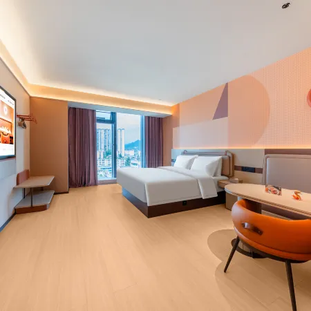 Orange Hotel (Liupanshui High-Speed Rail Station Renmin Square Branch)