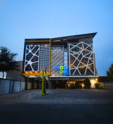 Front One Hotel Sragen Hotels in Sragen