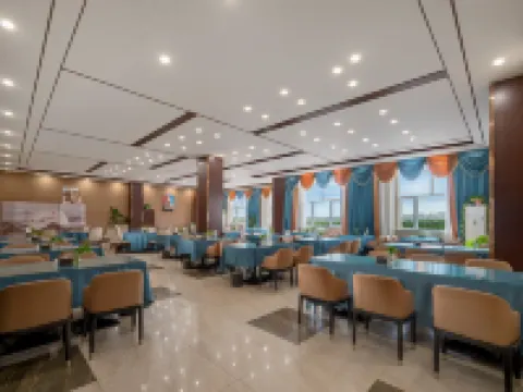 阿拉爾沙棗花香大酒店(胡楊河商業街塔里木大學店) 阿拉爾酒店