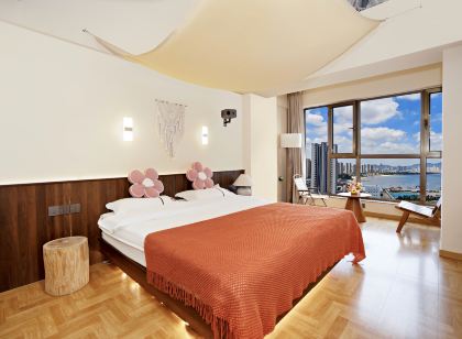 Four Seasons Seaview Hotel (Weihai Port Passenger Terminal)