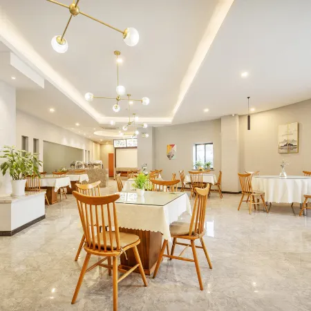 Huating Business Hotel