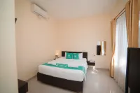 Dalem Jongke by Ubu Villa - 9 Bedrooms Villa in Yogyakarta