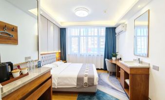 Ningjin Wanhong Holiday Hotel