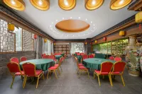 Qiyue Audio-Visual Hotel (Guilin Railway Station Two Rivers and Four Lakes)