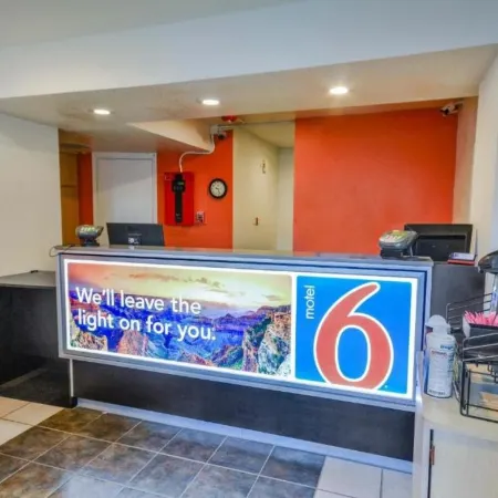 Motel 6 Huntsville, TX