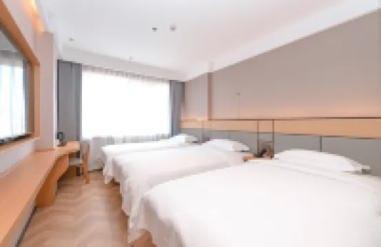 Zsmart Hotel (Zhangye Dafo Temple West Railway Station)
