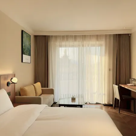 Qianhe · Rainforest Dai Villas | JUNGLE Esports Cityscape Hotel (Mengla Starlight Night Market)