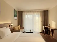 Qianhe · Rainforest Dai Villas | JUNGLE Esports Cityscape Hotel (Mengla Starlight Night Market)