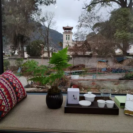 Jiu Mi Tang Qian Guesthouse (Zi Zhong Church Store)