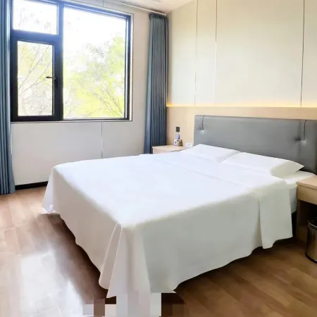 Yinzhuang Holiday Hotel (Sheqi Shedian Ancient Town Shanshan Guild Hall)