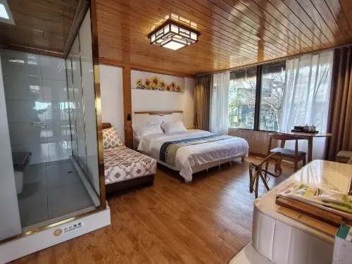Fuxian Lake Shuimingju Homestay