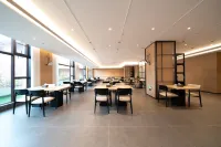 Jianguo · Platinum Hotel (Qinzhou City’s Iconic Restaurant and Food Plaza)