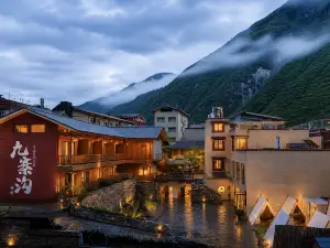Huaiye Residence in Jiuzhaigou