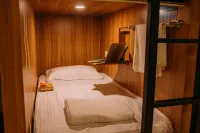 Bluewaters Pods 38 Hongkong St