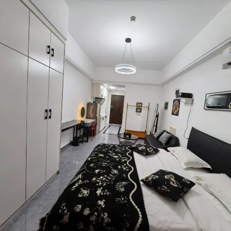Anqing Natural Awakening B&B (Greenland Xindu Branch)