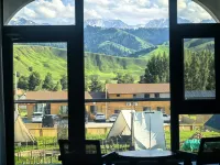 Banshan Yuanye Panoramic Peak View Boutique Stay (Nalati Scenic Area)