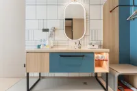 Homeinn · neo Hotel (Shanghai Wujiaochang Subway Station) - Parkplatz