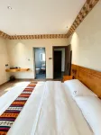 Ga'erdongzan Homestay - parking