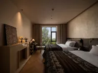 Dunhuang Seine Art Hotel (Shazhou Night Market) - 4-Star