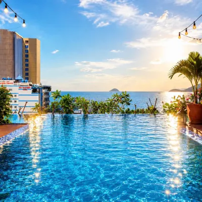 Autumn Sea Boutique Hotel Hotels near StarCity Spa