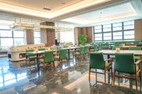 Yanqing International Hotel - parking