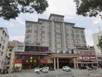 Junting Hotel  (Hong'an Walmart Wanda Plaza Branch) - parking