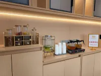 Vienna Hotel(Hezhou Lingfeng Plaza Diversified Global City Store) - Mountain view