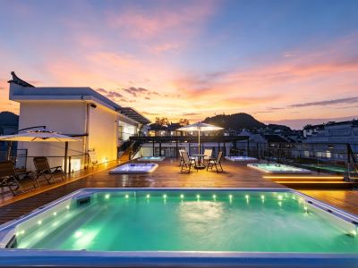 Twelve City Tujia Boutique Homestay (Stream‑Side & Mountain‑View, Near Furong Town Grand Waterfall)