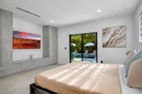 Family Estate with Heated | Pool | Spa & Game Yard - สัตว์เลี้ยง